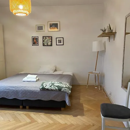 Slow Life Next To Metro Station Апартаменты