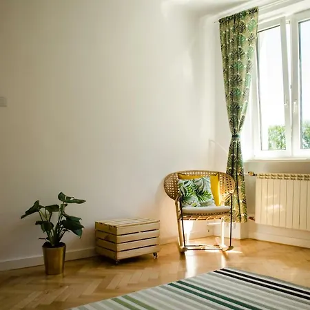Apartment Slow Life Next To Metro Station Warschau