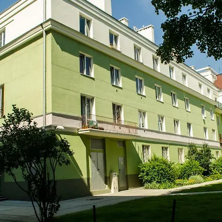 Slow Life Next To Metro Station Апартаменты