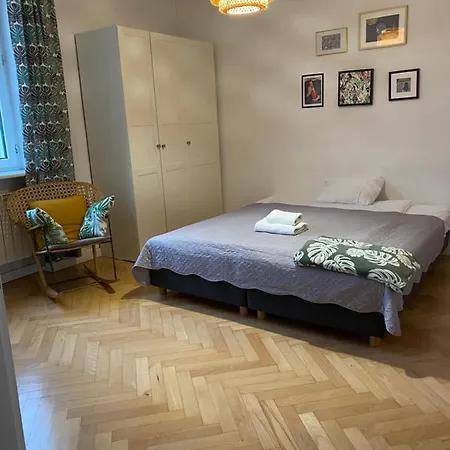 Apartman Slow Life Next To Metro Station